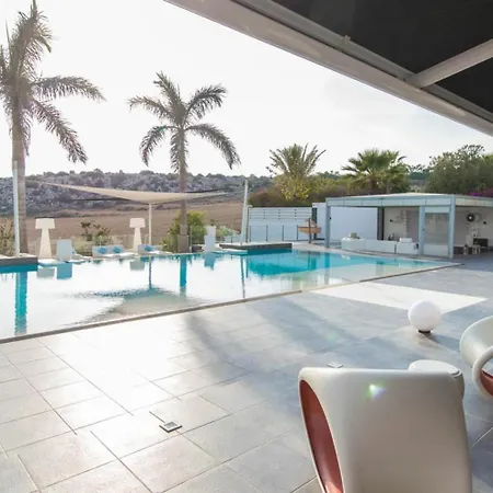 Rent Private 061 Villa